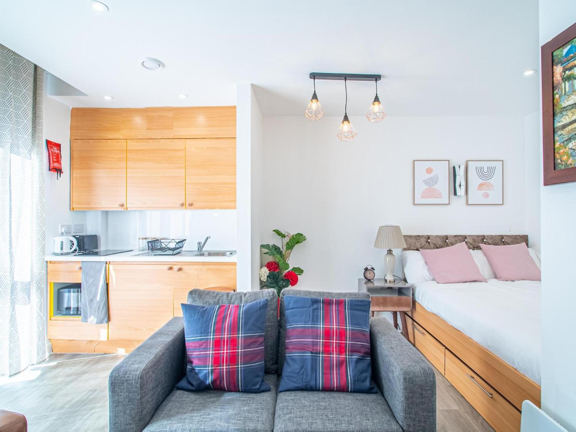 Apartment Cozy Urban Escape In