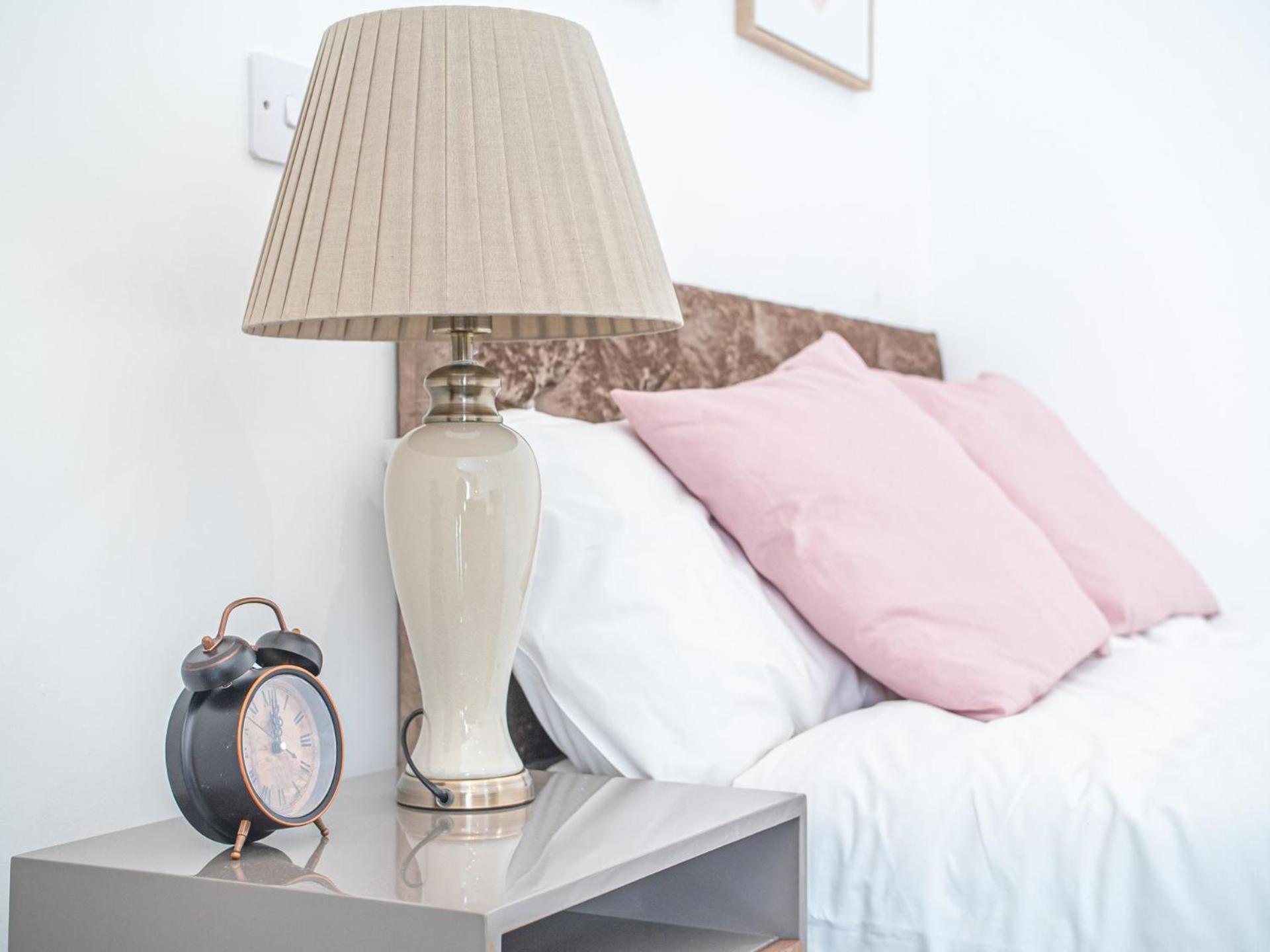 Cozy Urban Escape In Apartment *